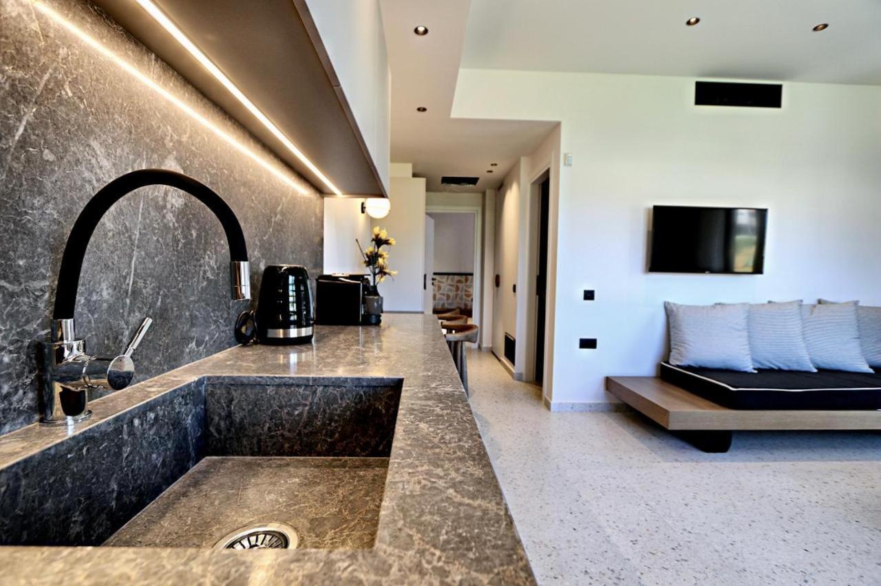 Elmaral Living Experience "Adults Only" Apartment Agia Pelagia  Ngoại thất bức ảnh